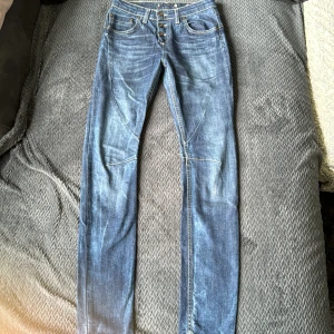 Please jeans  - Snygga please jeans, står ingen stl, men gissar på stl 36