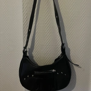 Monki Bag - Black faux leather Bag 