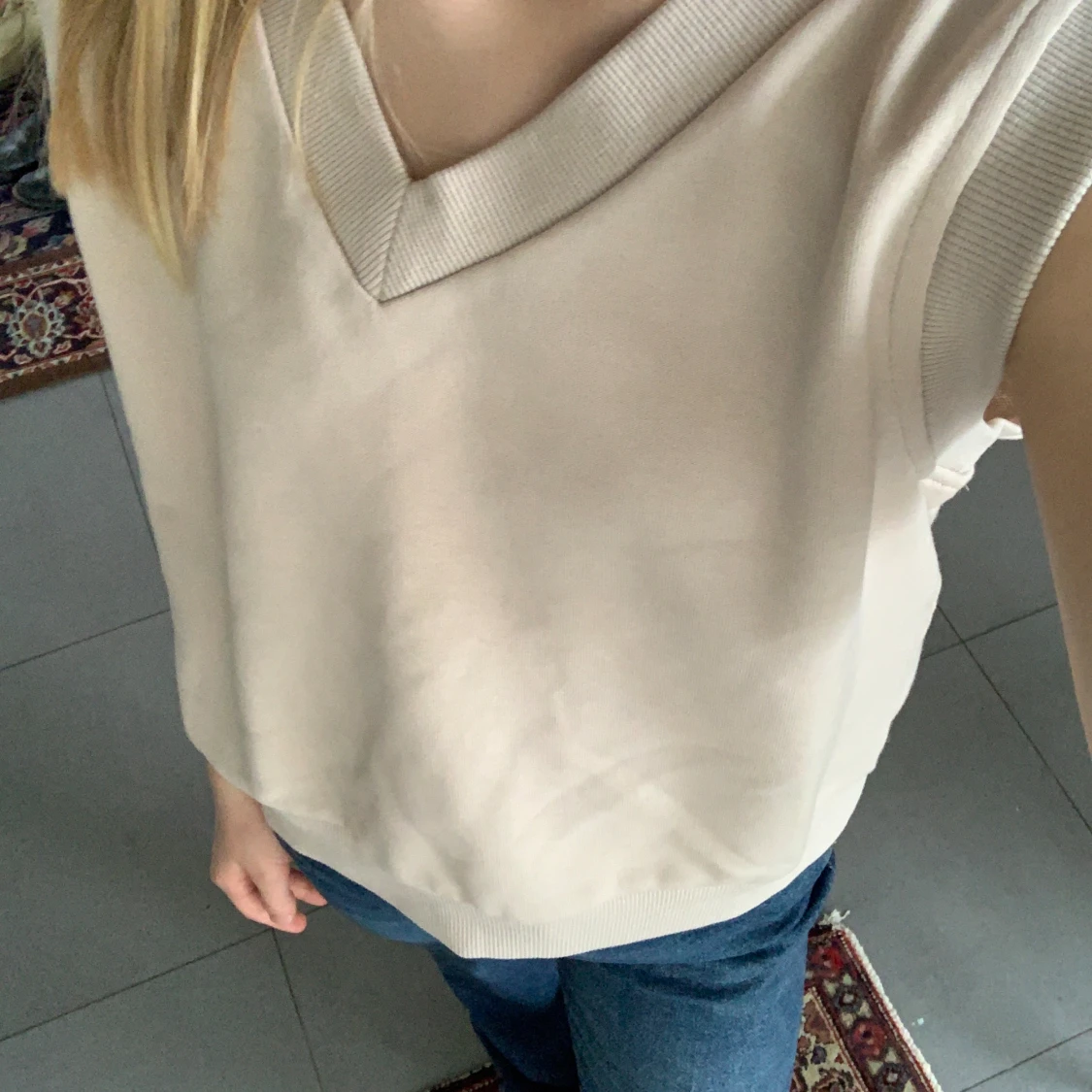 En snygg beige vest  - 90