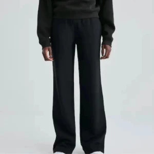 bikbok mjukis  - lågmidjade mjukisbyxor från bikbok, bra skick