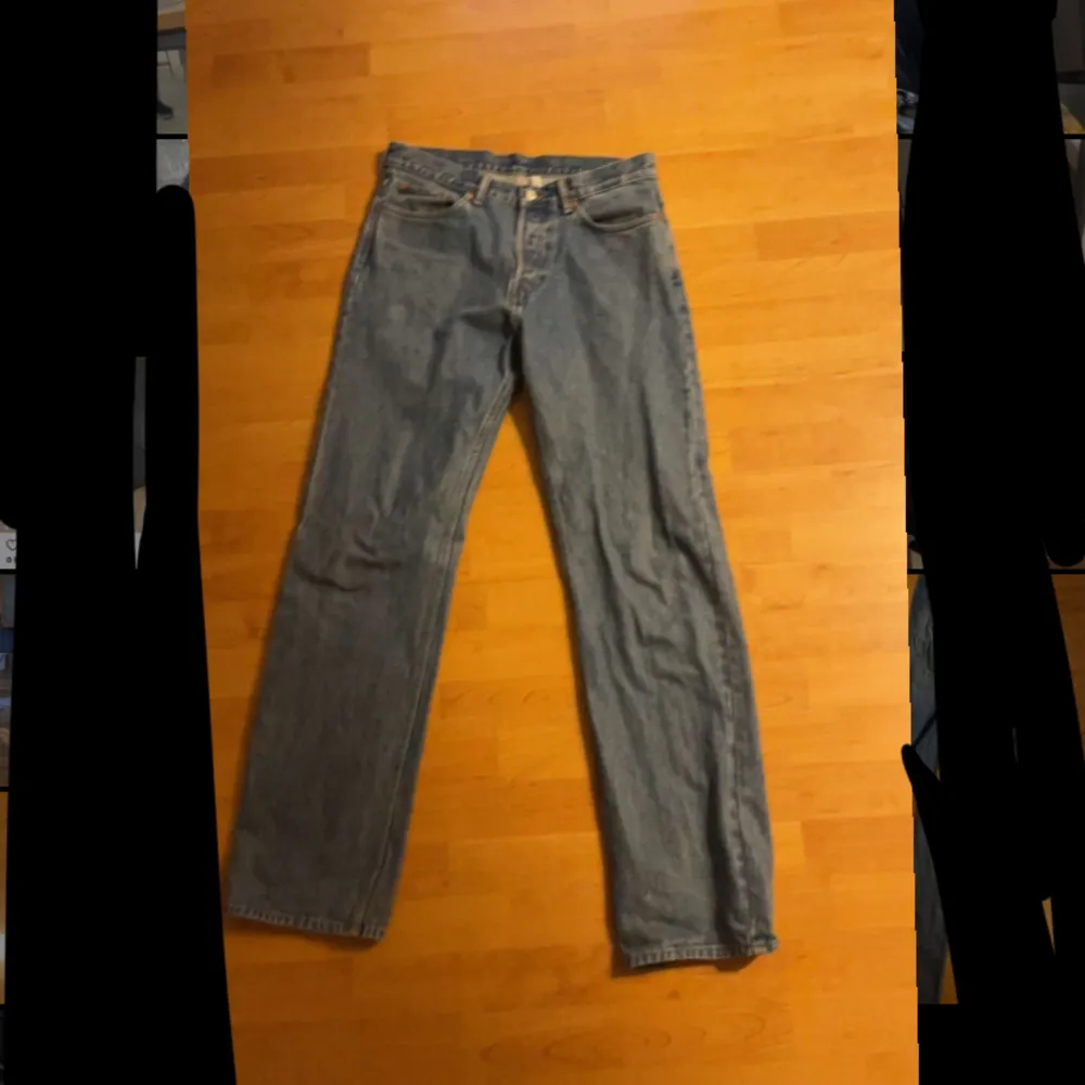 Ett par snygga loose weekday jeans i storleken 30/34. Inga defekter. Jeans & Byxor.