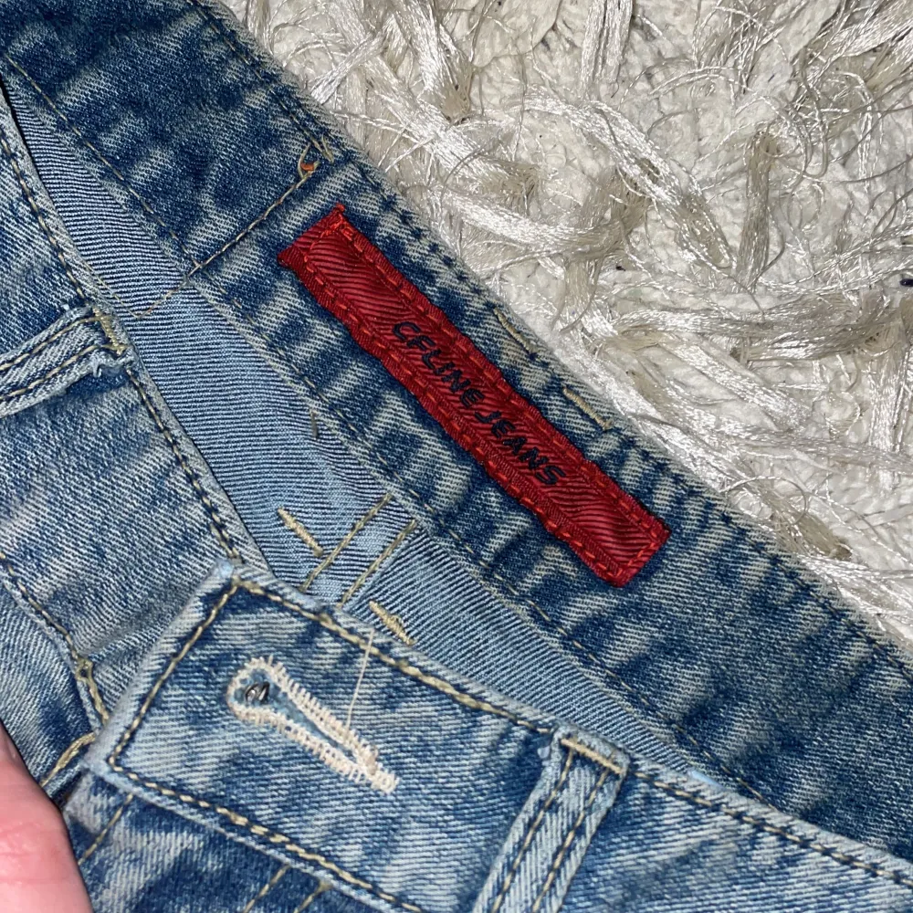 Säljer dessa jättesnygga jeans ifrån Celine jeans då de är lite för korta för mig💞. Jeans & Byxor.