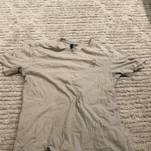 Broken bones  - Bra skick! En tröja som inte kommer till användning längre!