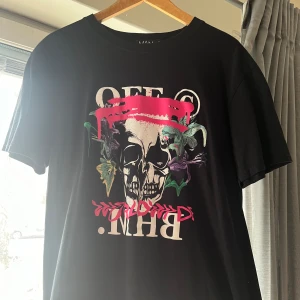 Snygg oversize T-shirt  - Snygg oversize T-shirt i storlek S. Använd en gång.