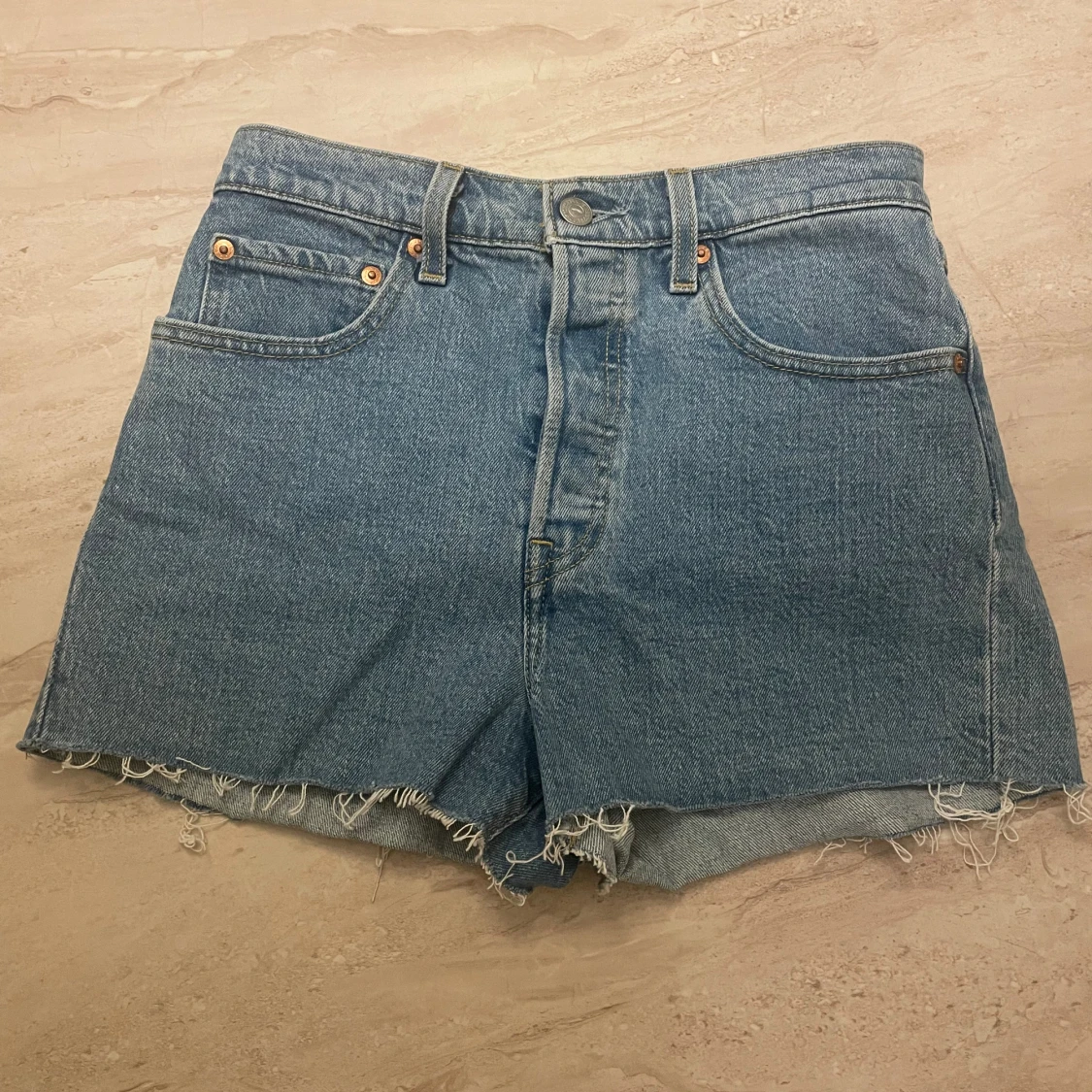 Nya Levis shorts  - 90
