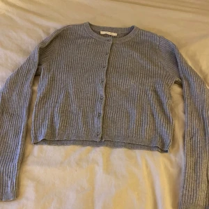 Kofta från lager 157 - Kofta från lager 157 i storlek s, nästan aldrig använd. Ny pris 150kr men säljer för 75kr