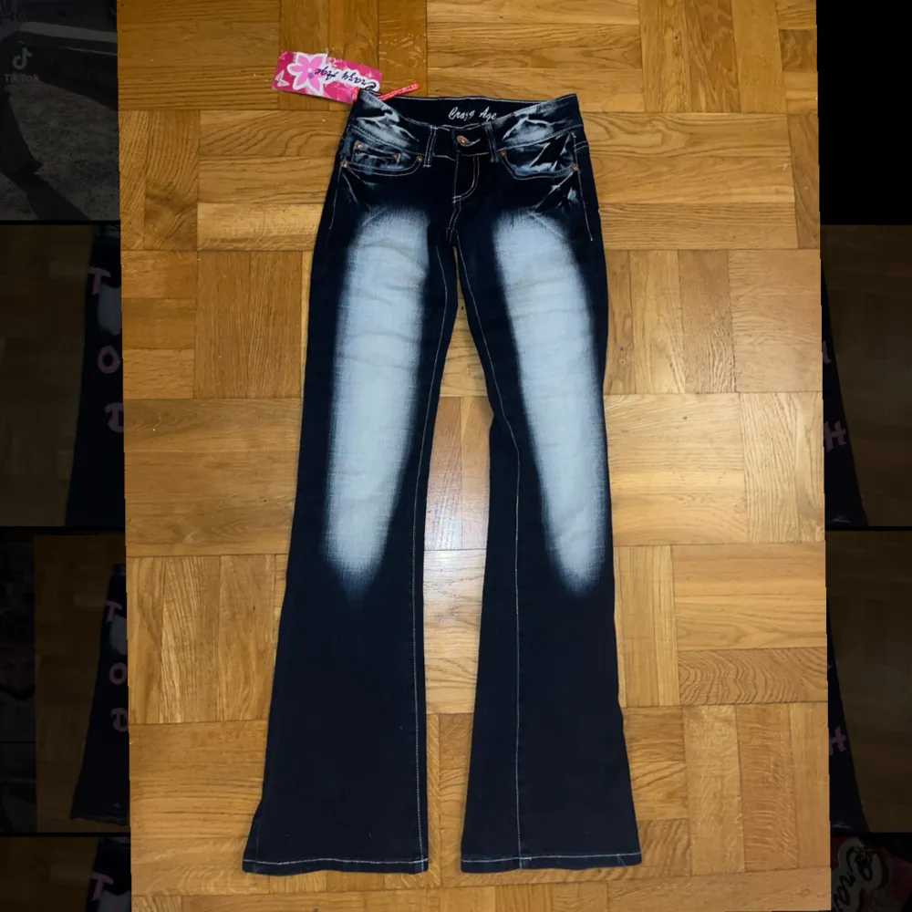 Snygga crazy age jeans i bra skick. Jeans & Byxor.