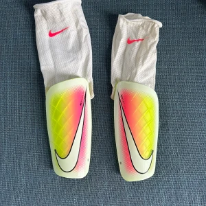 Nike fotbollsbenskydd - Fina fotbollsbenskydd