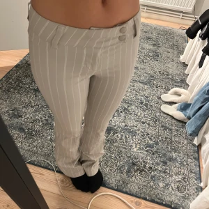 Kostymbyxor  - Säljer dessa kostymbyxor då de inte kommer till någon användning, använd fåtal gånger🥰