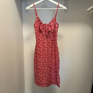 Sommarklänning - Sommarklänning från Nelly!