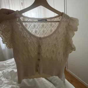 sommarblus  - säljer denna fina blus som ej kommer till användning💕💕