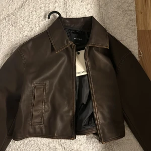 Brunn skinnjacka - Aldrig använts