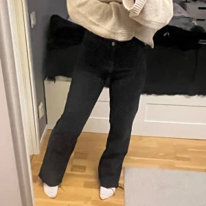 Jeans - Raka jeans från ZARA! 