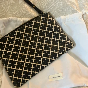 Malene Birger väska  - Säljer min Malene Birger väska 💕 den är i super fint skick!