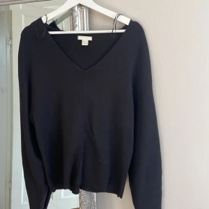 V-ringad tröja✨ - Super fin🫶🏻 Stl Xs, H&M