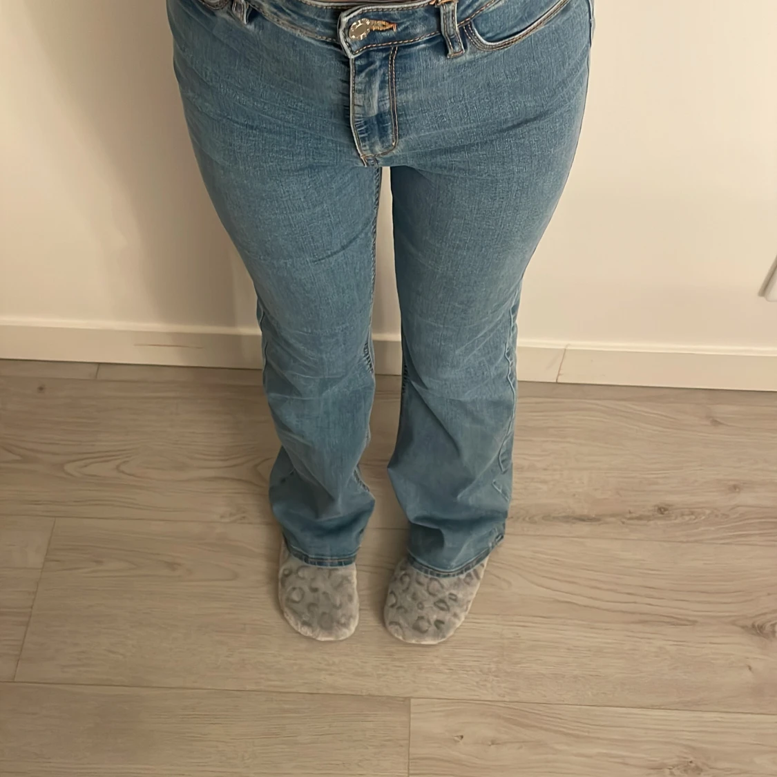 Blåa jeans, från jane boot storlek S/32,högmidjade