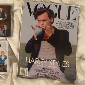 Harry styles Vogue tidning  - Vogue tidningen med Harry styles som omslag!