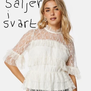 Malina liknande blus!! - Malina liknande blus med suuuperfina detaljer! Använd en gång! OBS SÄLJER I SVART!!!