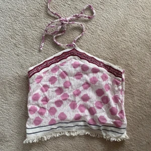 Söt topp - Topp från zara som är perfekt nu till sommaren! Använd fåtal gånger 💕