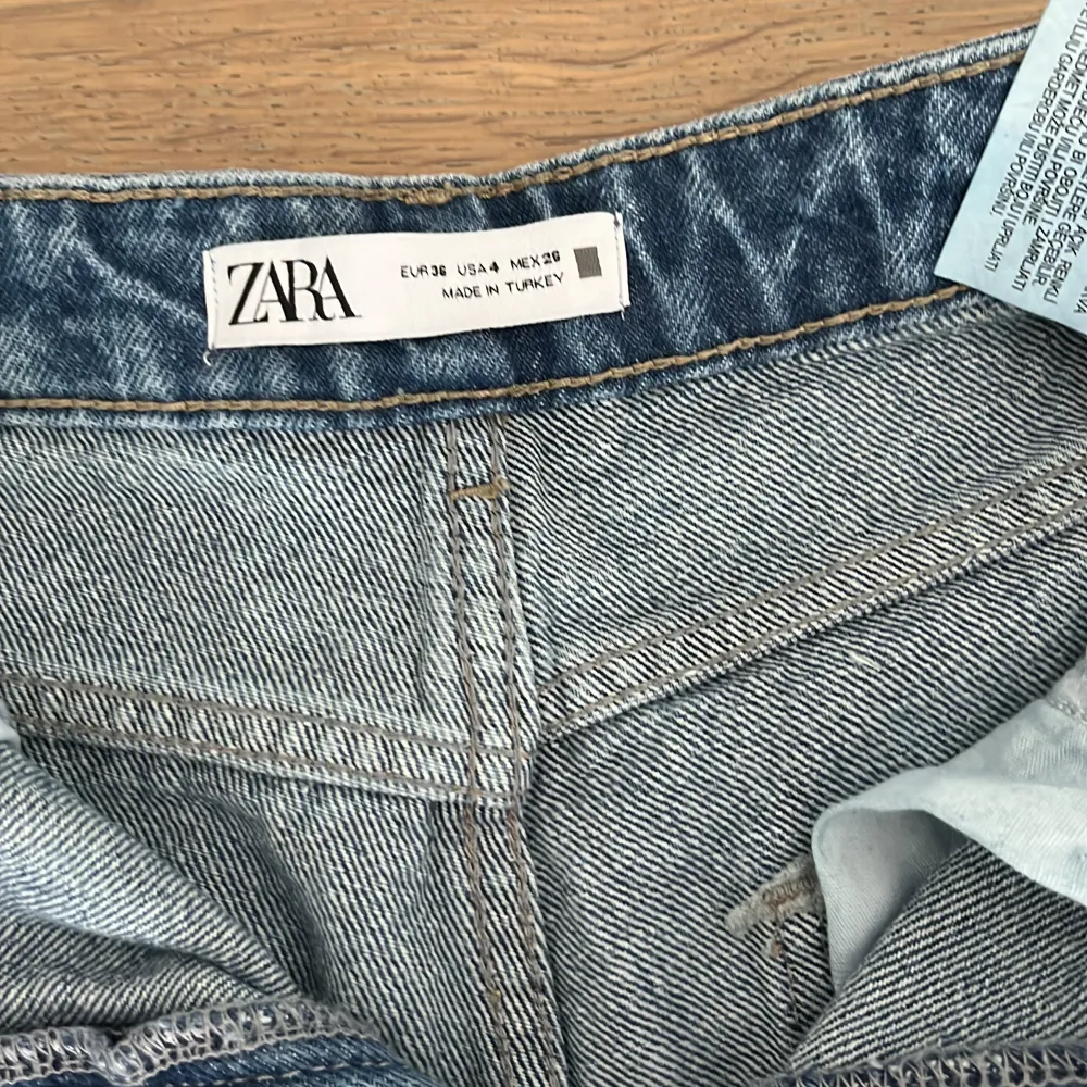 Zara Jeans, helt nya. Till tjejer . Jeans & Byxor.