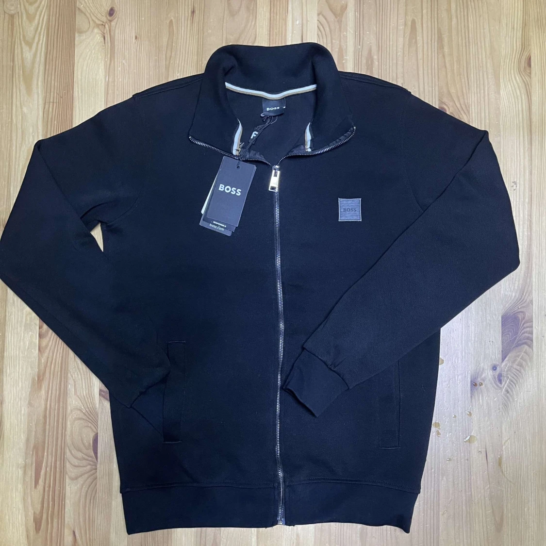 Hugo boss hoddie med zip helt ny  - 90