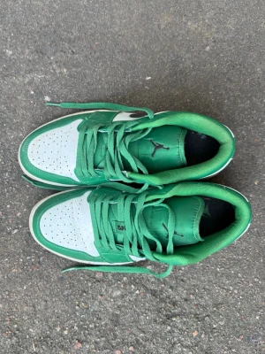 Nike  Air Jordan 1 Low - Size 8