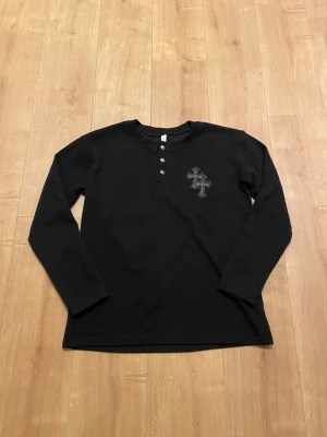 Chrome Hearts sweatshirt  - Helt ny. Storlek M men stor i storleken.  Skriv privat vid fler frågor.