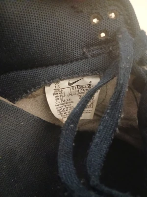 Nike  - Säljee mina gamla skor progund av storlek.