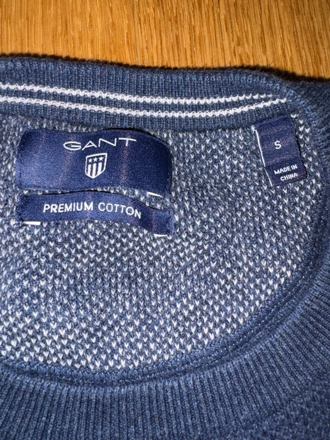 Mörkblå tröja från GANT - 2