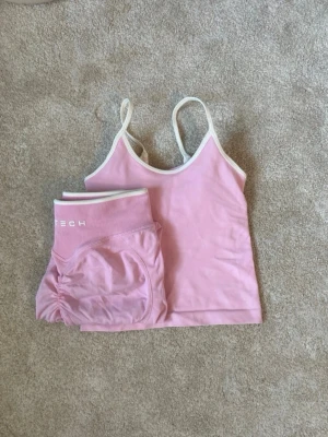 Gtech set - Byxor s topp xs🩷 Använt några gånger🩷 Align modell