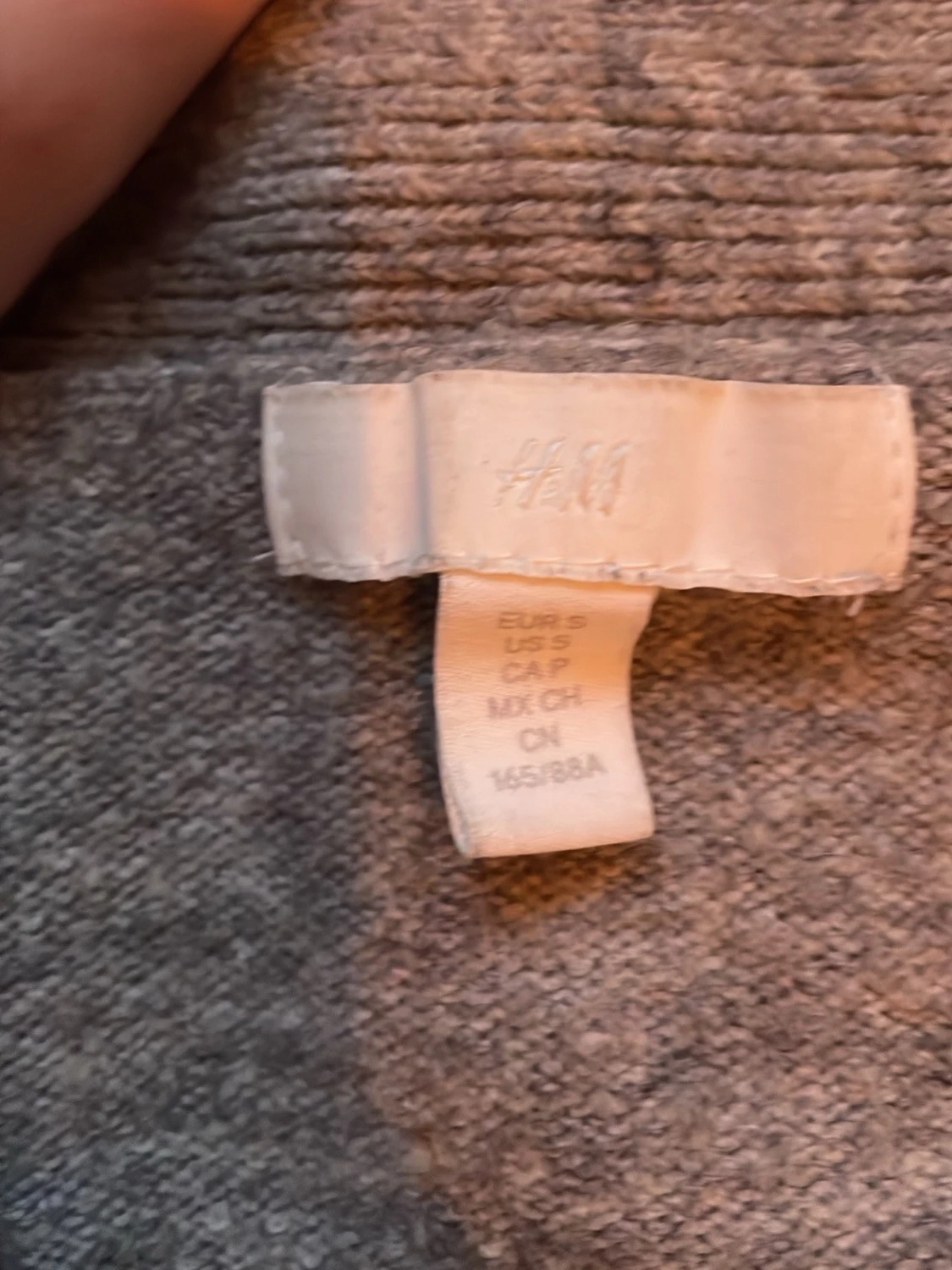 Grå kofta med pärlor - 3