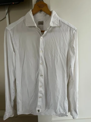 Sonrisa skjorta  - Snygg Sonrisa skjorta, storlek large i mycket bra skick! Nypris 2499kr