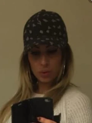 Keps grön kamouflage  - Snygg keps k kamouflagemönster. Klassisk böjd skärm och justerbar baksida. Perfekt accessoar för en trendig streetstyle-look. 