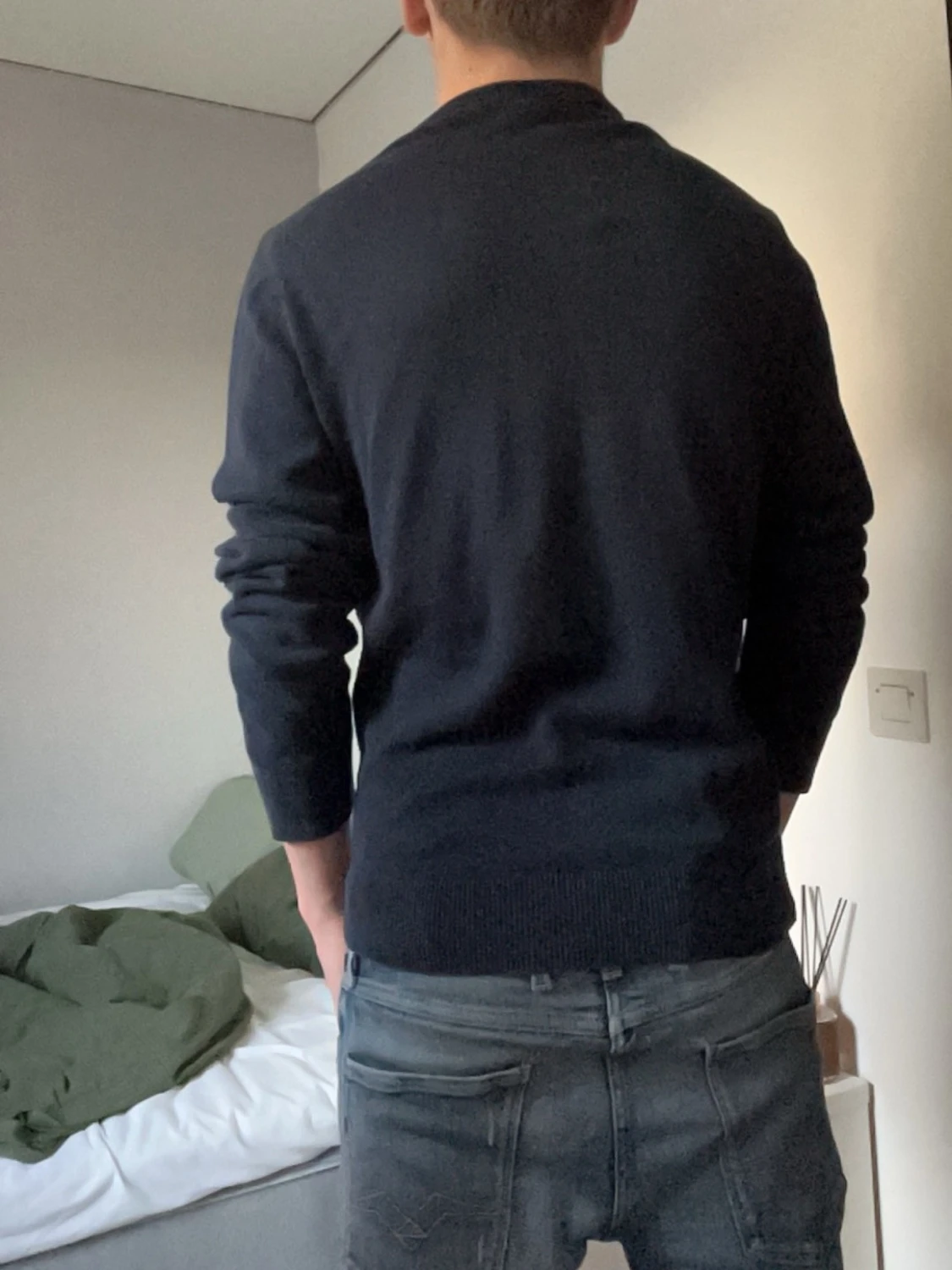 Mörkblå rundhalsad tröja - 1