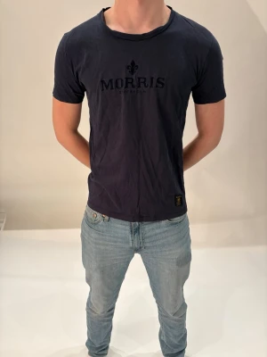 Morris t-shirt -  Säljer en Morris t-shirt i storlek. M i ok skick 