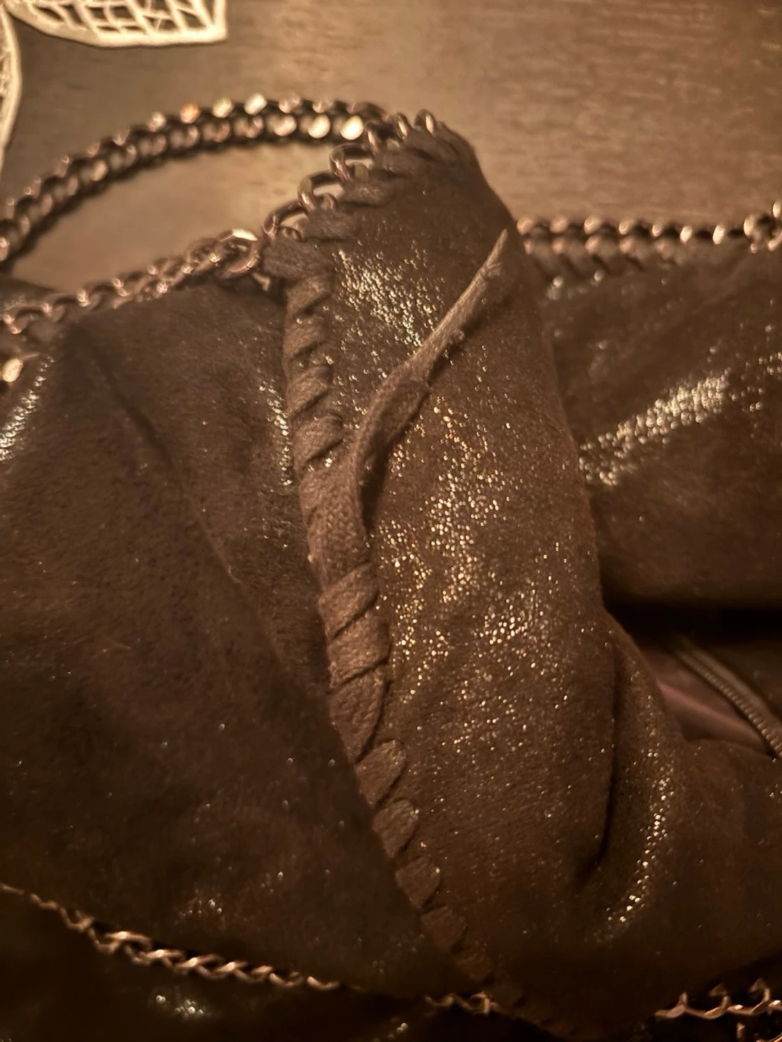 Svart axelväska med kedjedetaljer - 2