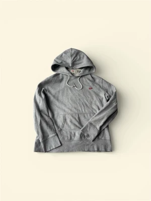 Levis hoodie - Fi n Levi’s hoodie i grå!!