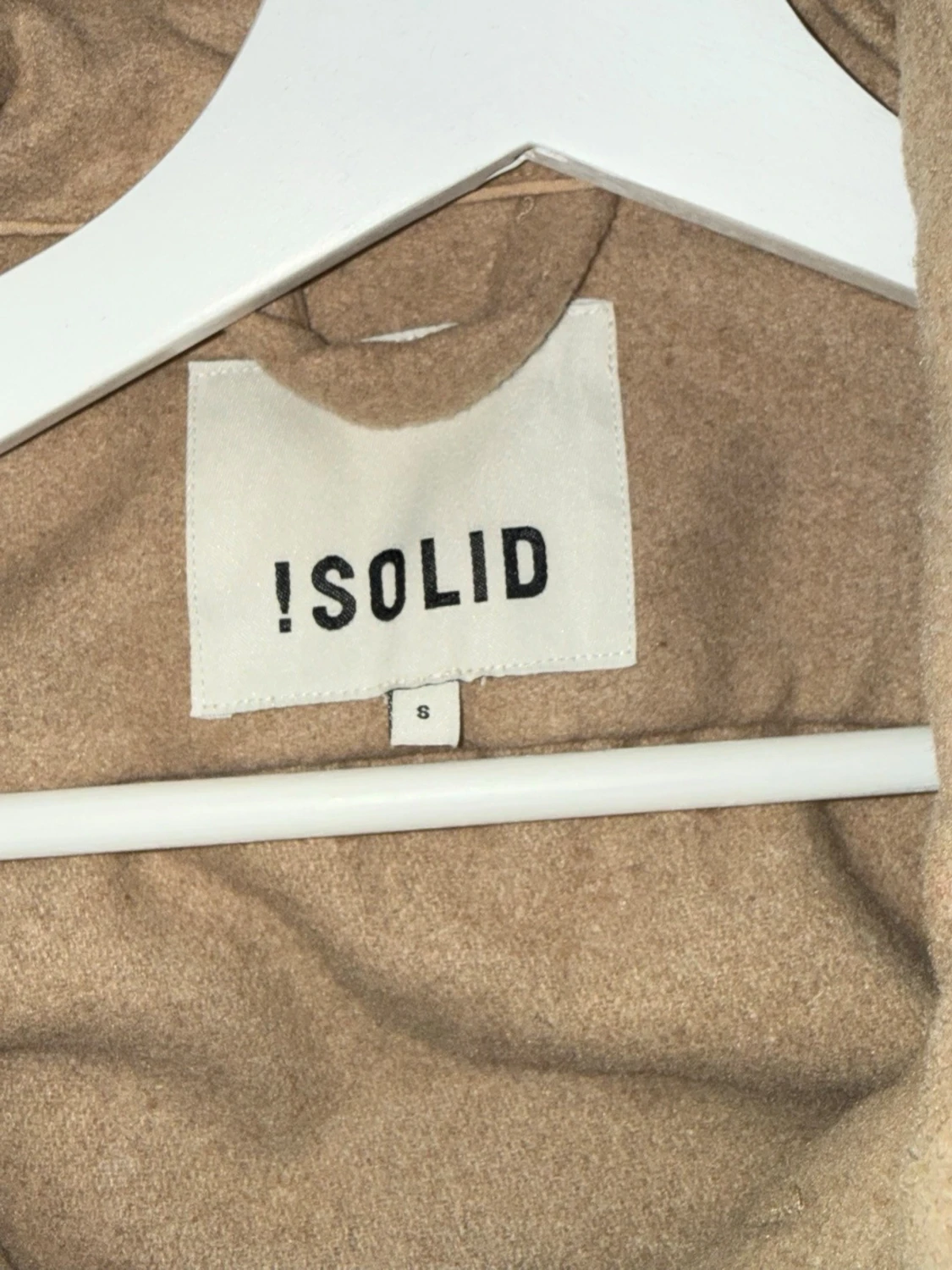 Beige overshirt med fickor och knappar - 2