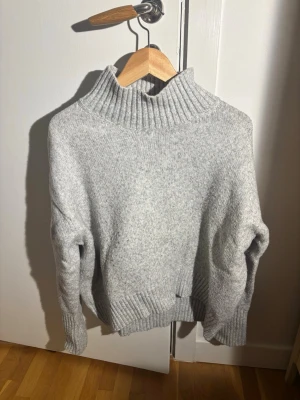 Stickad polotröja - Fin stickad polotröja från h&m