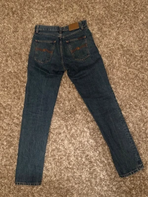 Nudie jeans - Säljer dessa stilrena Nudie Jeans! Modell Steady Eddie II och storlek W28 L30! Inga defekter och mycket bra skick! Hör av er vid frågor! Mvh Garçon Studios