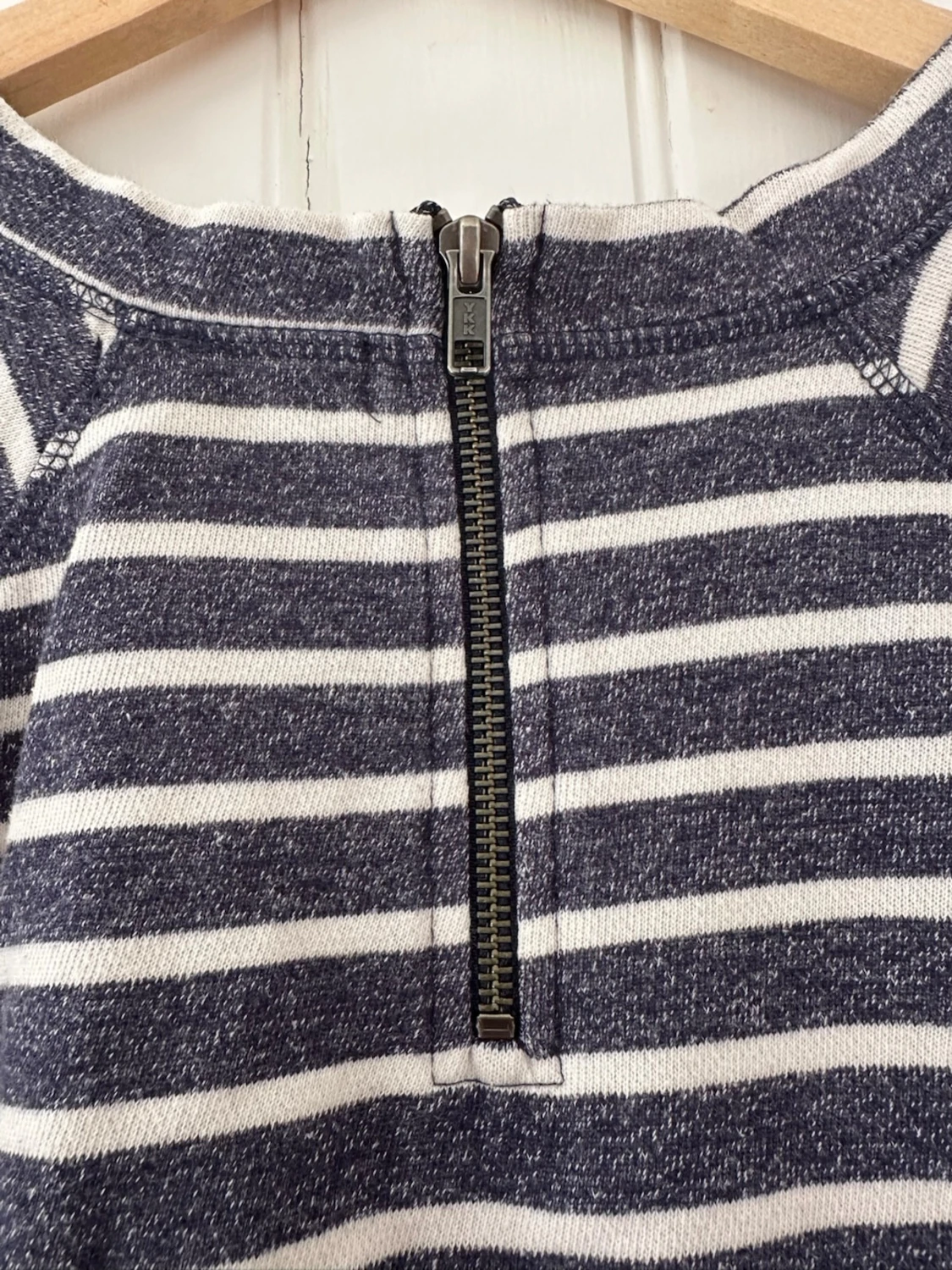 Randig blåvit tröja med dragkedja - 2