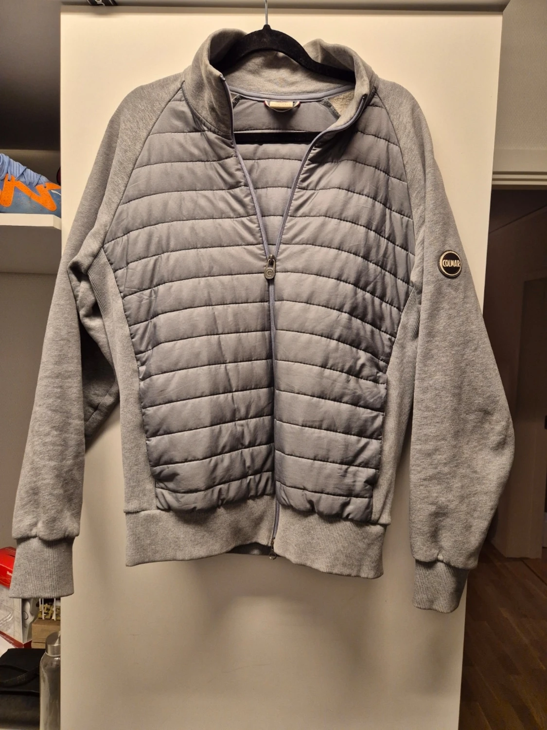 Grå tröja/jacka från Colmar