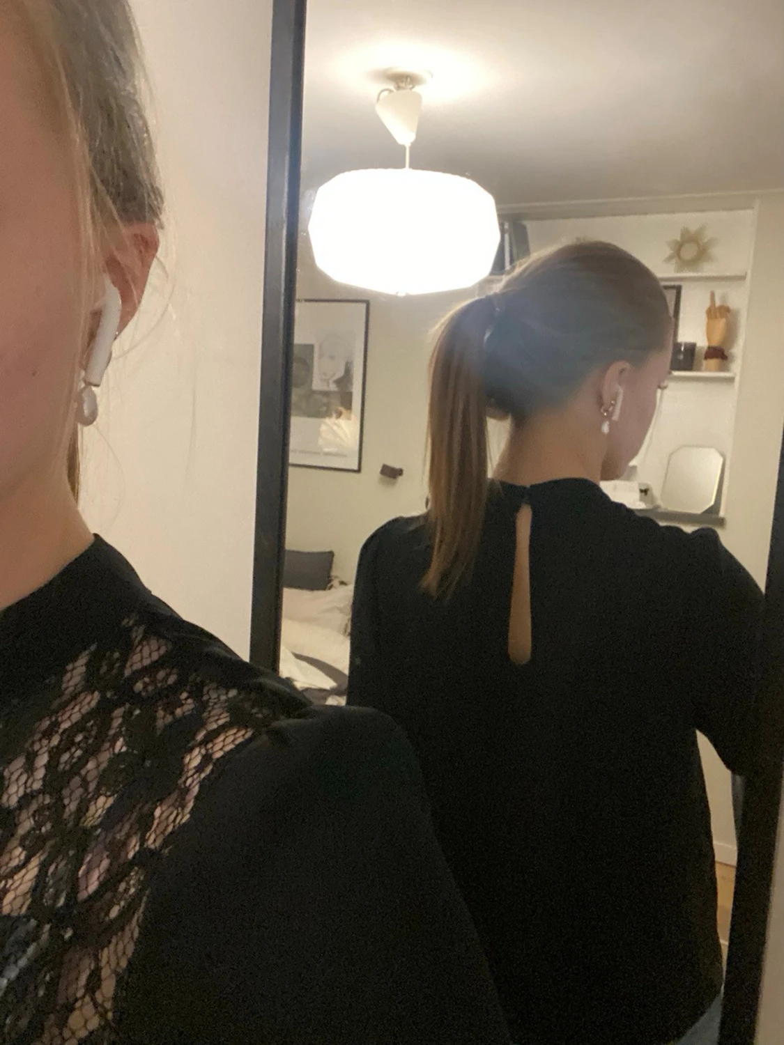 Söt blus med spetsdetalj - 1