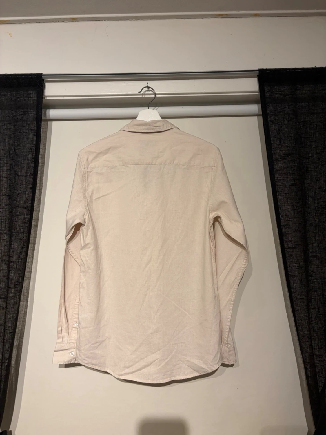 Ljusbeige skjorta i linnen - 1