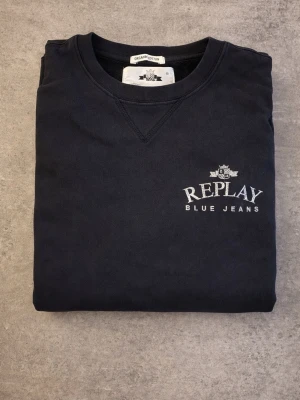 Replay - Säljer den här feta replay tröjan | Tröjan är i använt skick | Inga defekter | Hör av dig vid frågor eller funderingar📩