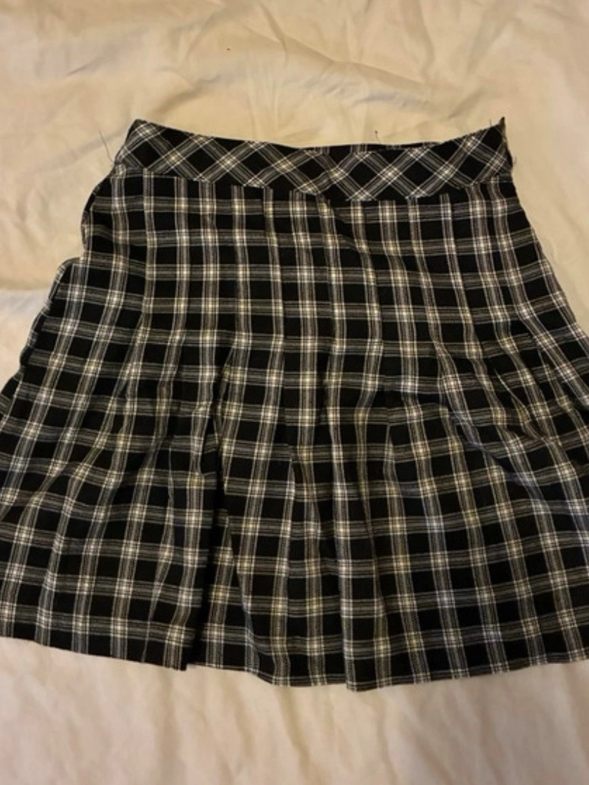 Svartvit rutig kortkjol