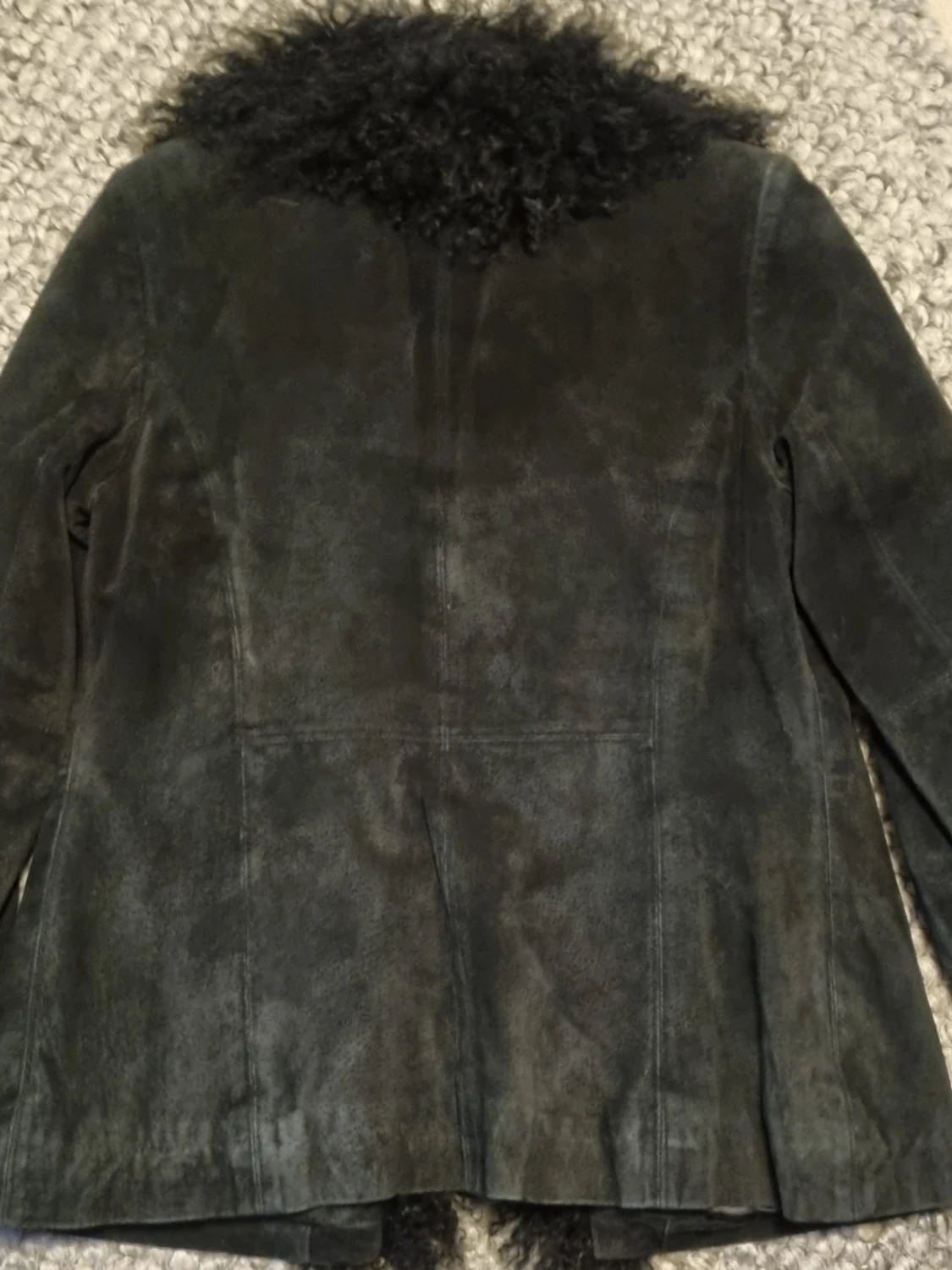 Svart mocka jacka med fuskpäls krage - 1