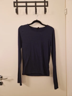 Gina Soft Touch Tröja - Använd men i bra skick. Mjukt stretchigt material. 