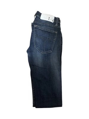 Tiger of Sweden jeans  - Tiger of Sweden Jeans  Färg: blå   Storlek: 27/32  Pris: 99 Om du har frågor är det bara att höra av dig