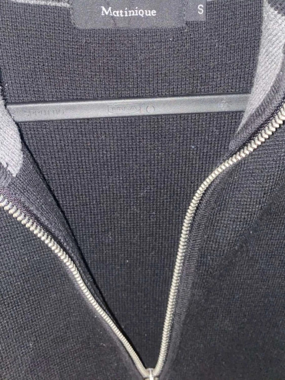 Svart ziptröja med dragkedja - 3